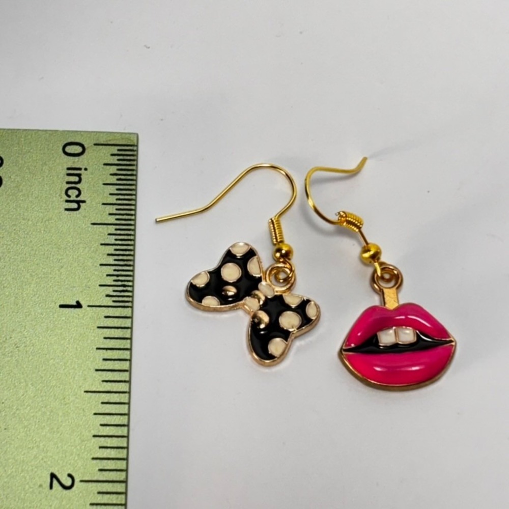 Dangle Earrings Gold Pink Black Mismatched Bow Lips Enamel Drop Novelty - Picture 6 of 6